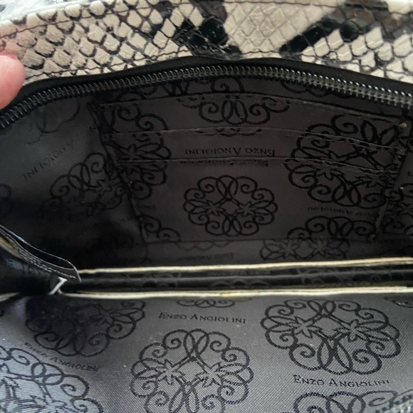 Enzo Angiolini Dyana Faux Snake Print Cross Body Bag with wallet - Picture 3 of 10